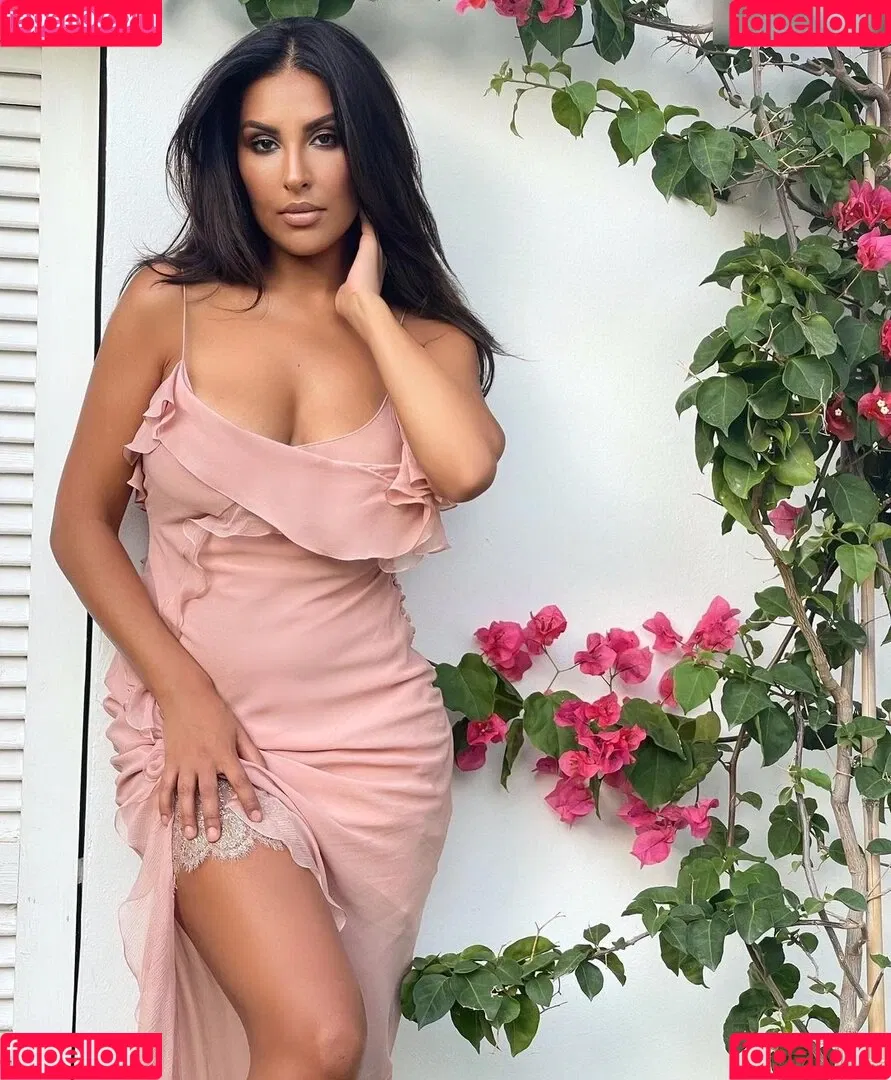 Senna Gammour Onlyfans Photo Gallery 