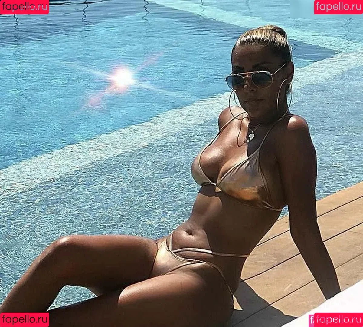 Senna Gammour Onlyfans Photo Gallery 