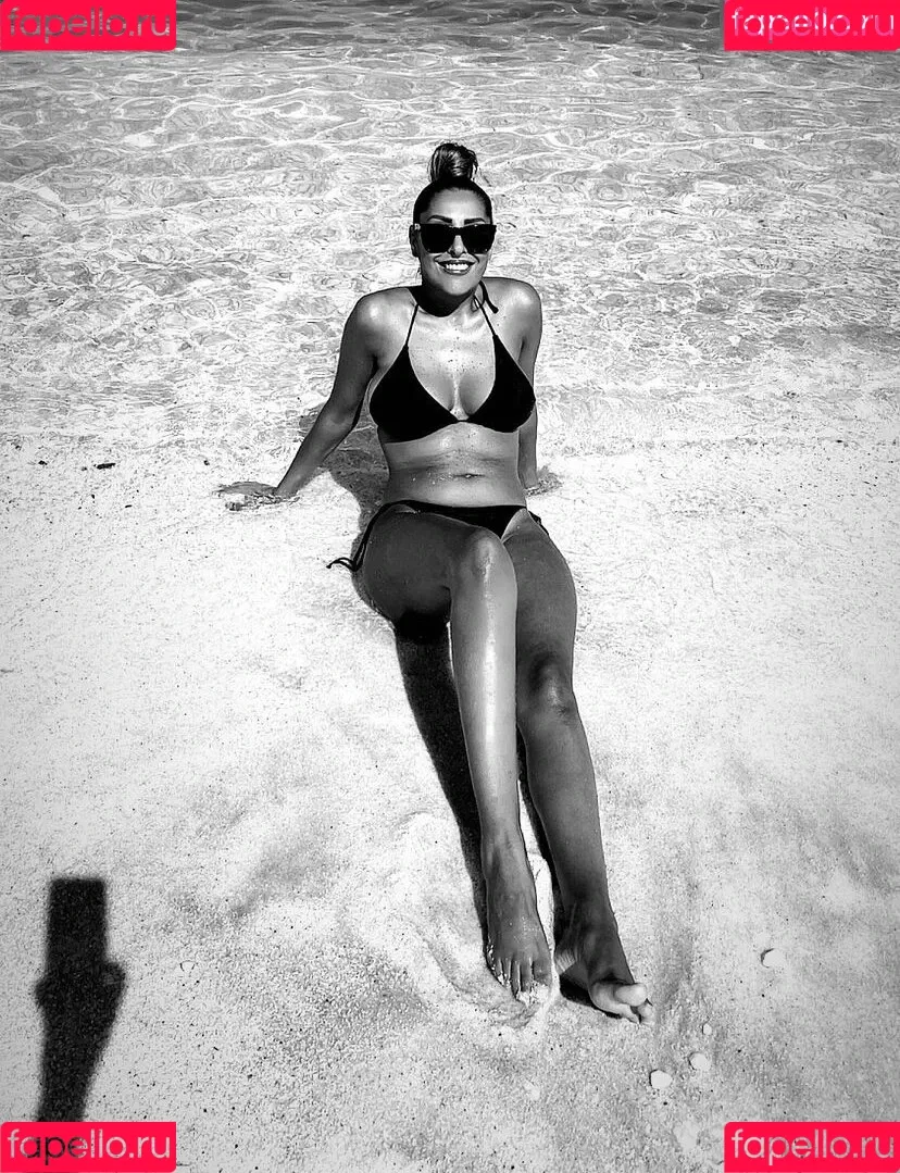 Senna Gammour Onlyfans Photo Gallery 