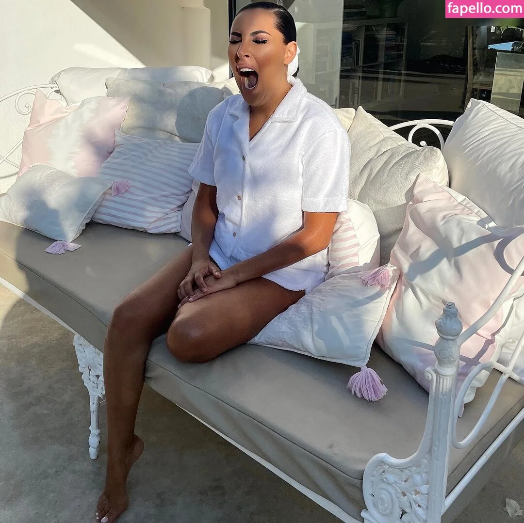 Senna Gammour Onlyfans Photo Gallery 