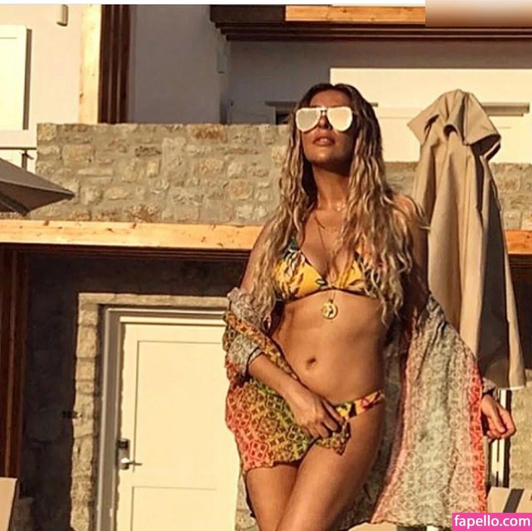 Senna Gammour Onlyfans Photo Gallery 