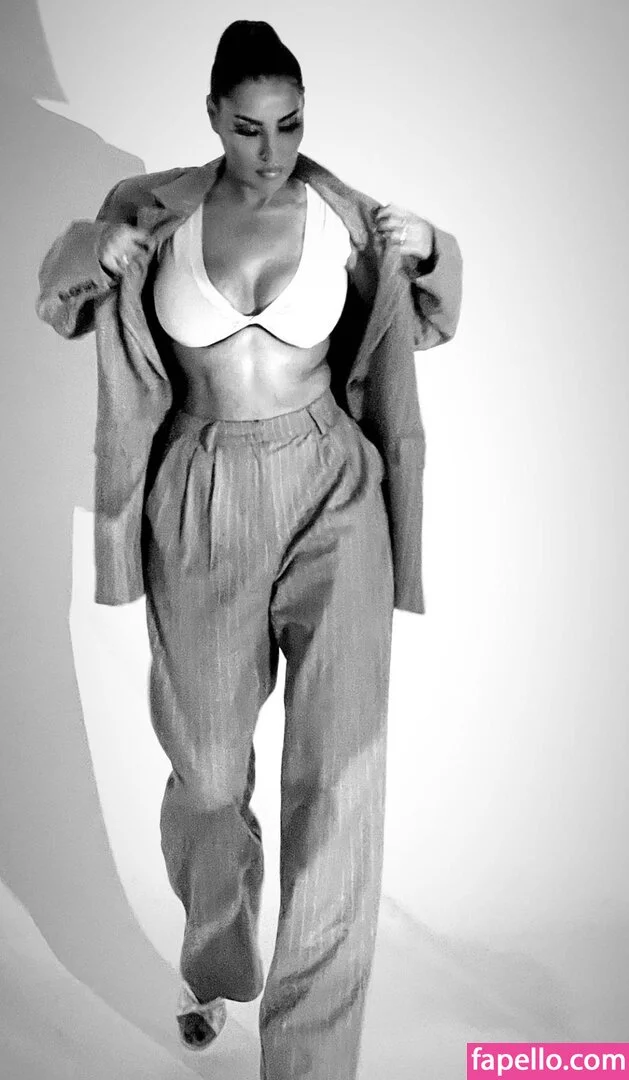 Senna Gammour Onlyfans Photo Gallery 