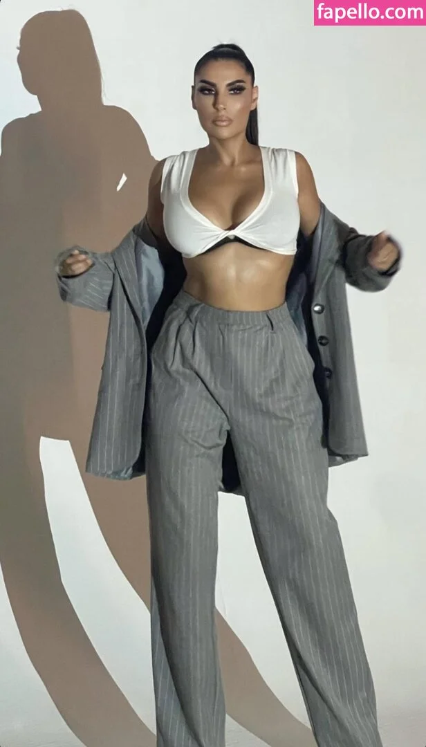 Senna Gammour Onlyfans Photo Gallery 