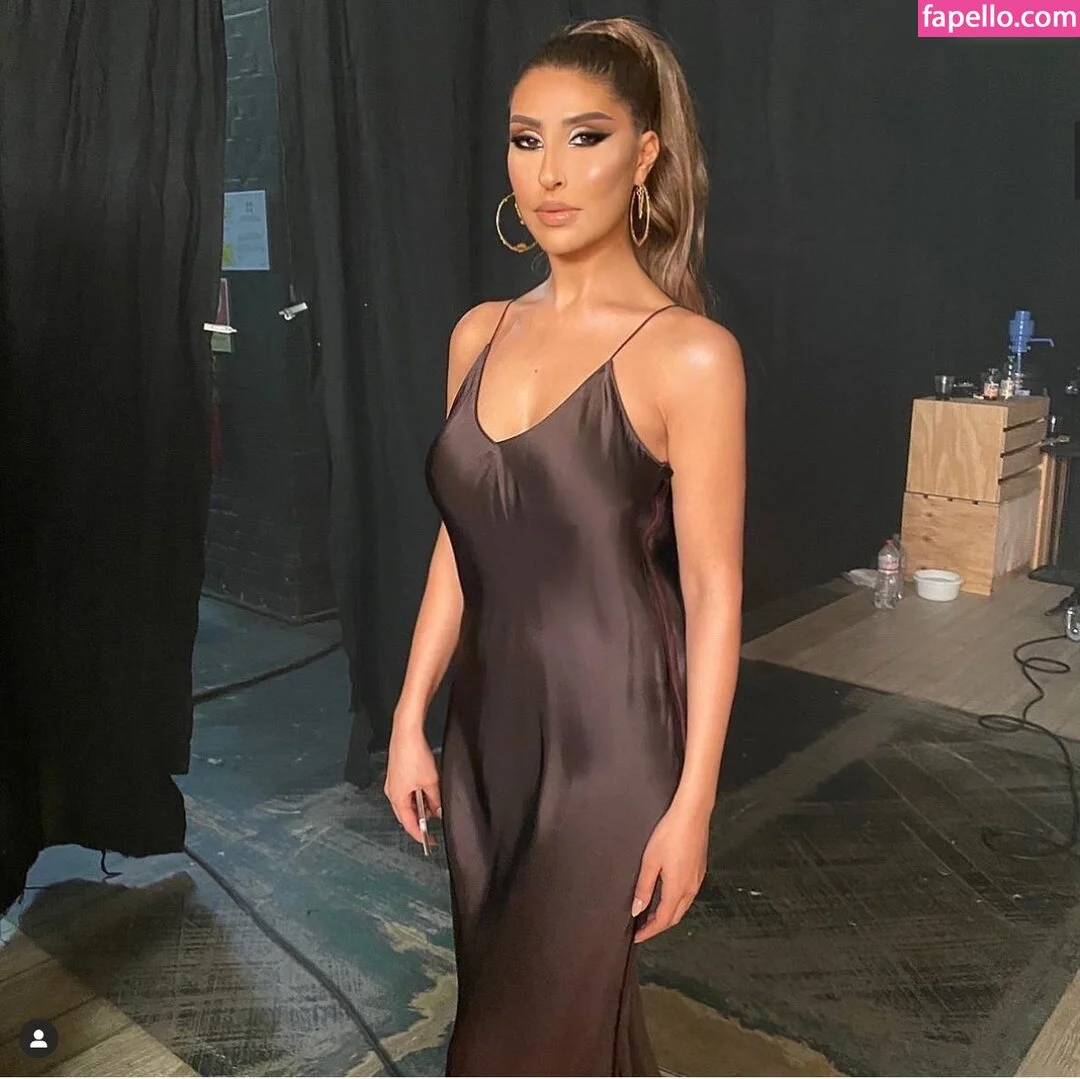 Senna Gammour Onlyfans Photo Gallery 