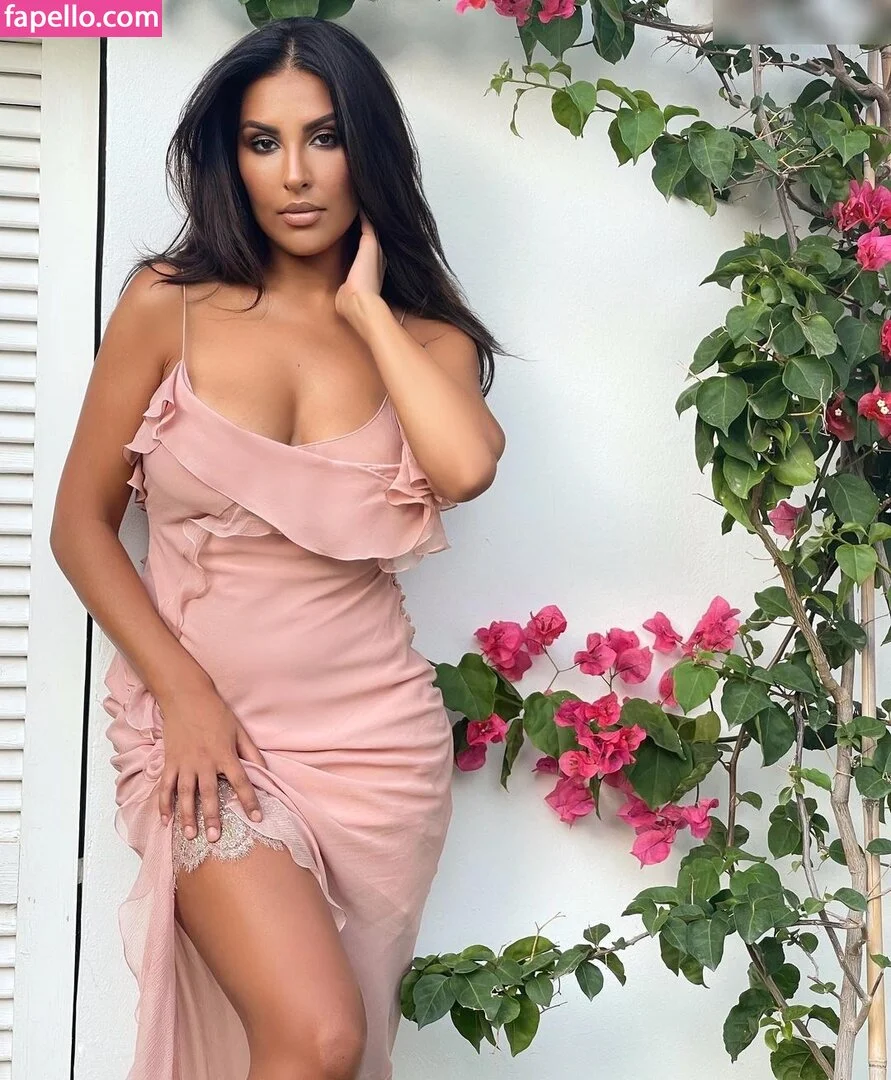 Senna Gammour Onlyfans Photo Gallery 