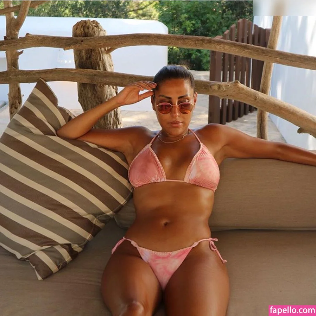 Senna Gammour Onlyfans Photo Gallery 