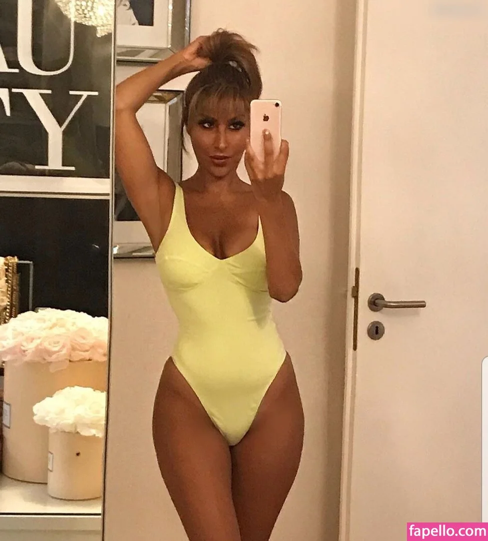 Senna Gammour Onlyfans Photo Gallery 