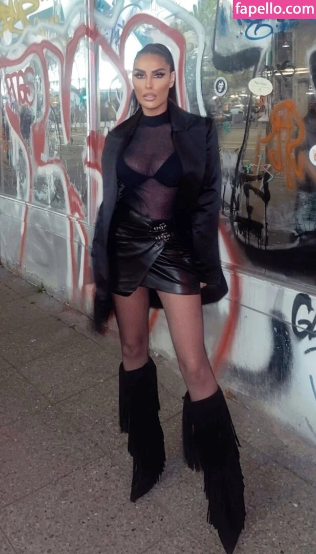 Senna Gammour Onlyfans Photo Gallery 