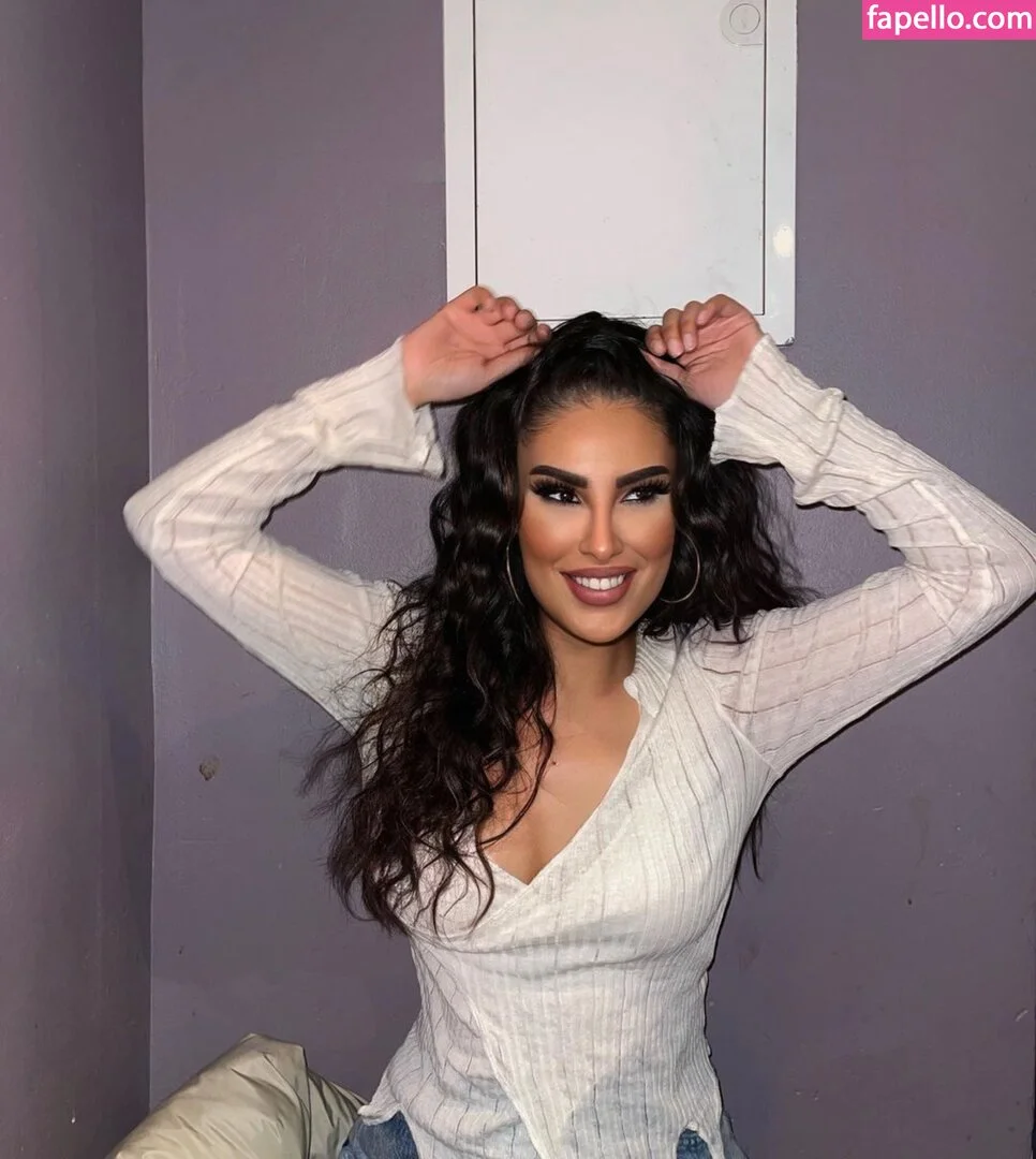 Senna Gammour Onlyfans Photo Gallery 