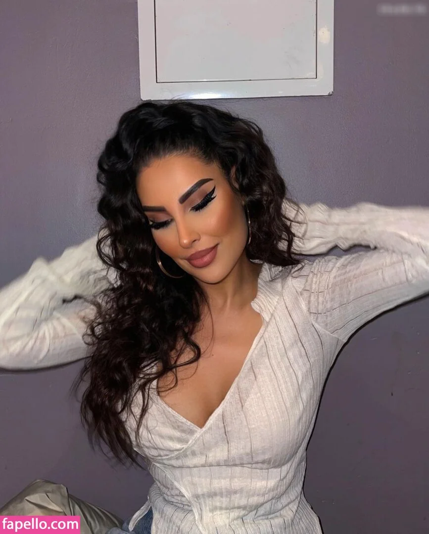 Senna Gammour Onlyfans Photo Gallery 