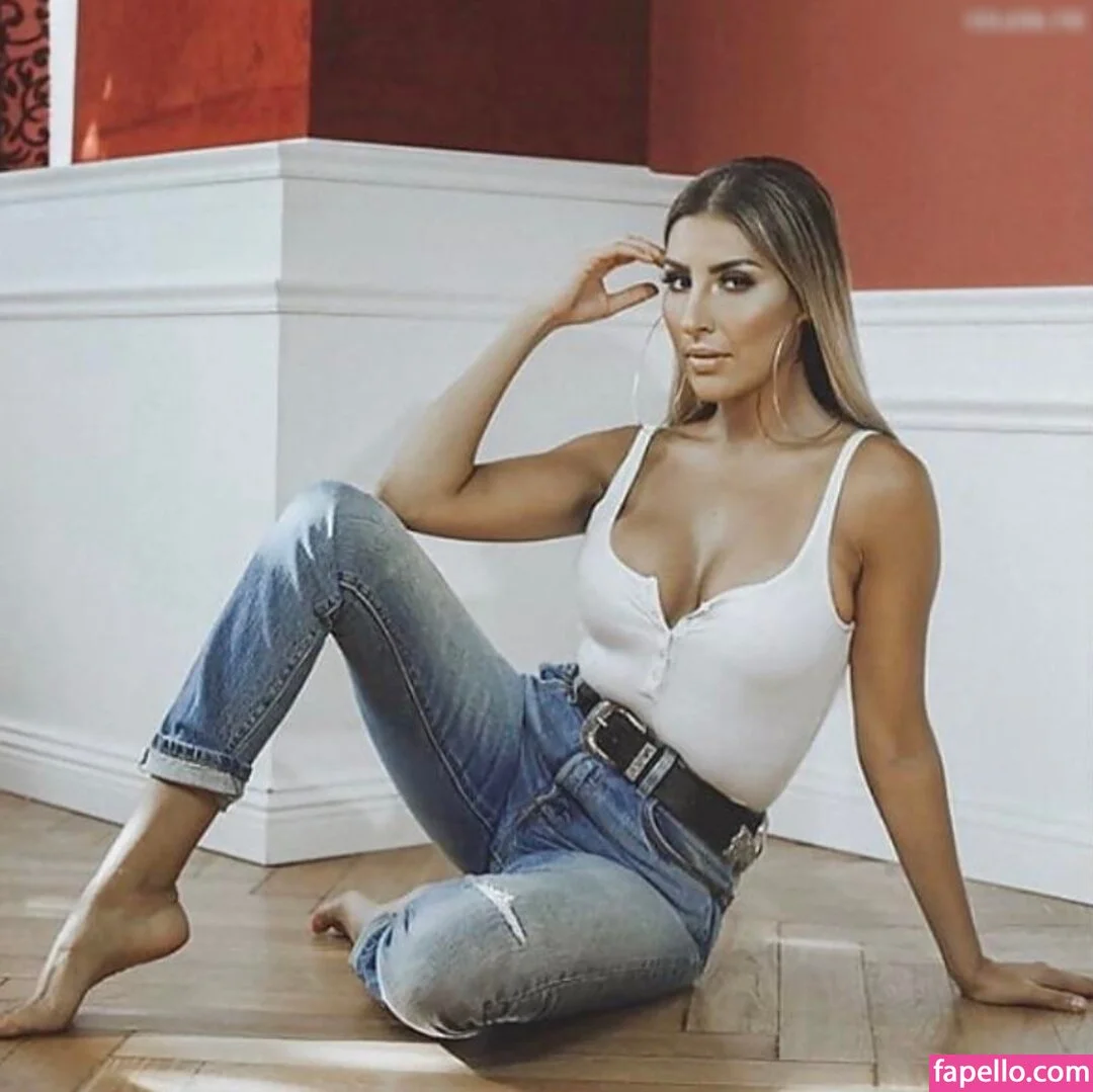 Senna Gammour Onlyfans Photo Gallery 