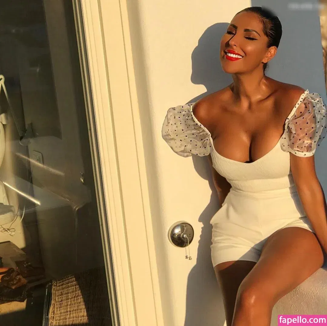 Senna Gammour Onlyfans Photo Gallery 