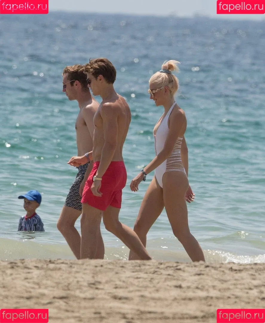 Pixie Lott Onlyfans Photo Gallery 