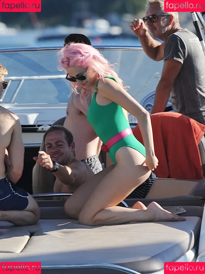 Pixie Lott Onlyfans Photo Gallery 