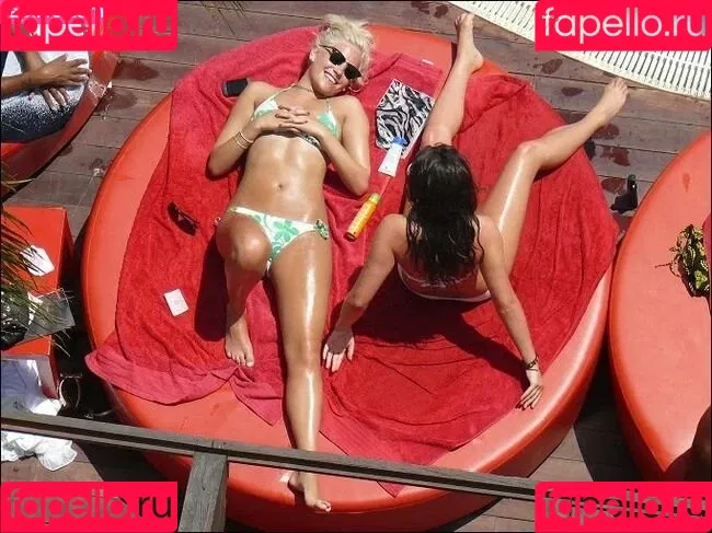 Pixie Lott Onlyfans Photo Gallery 