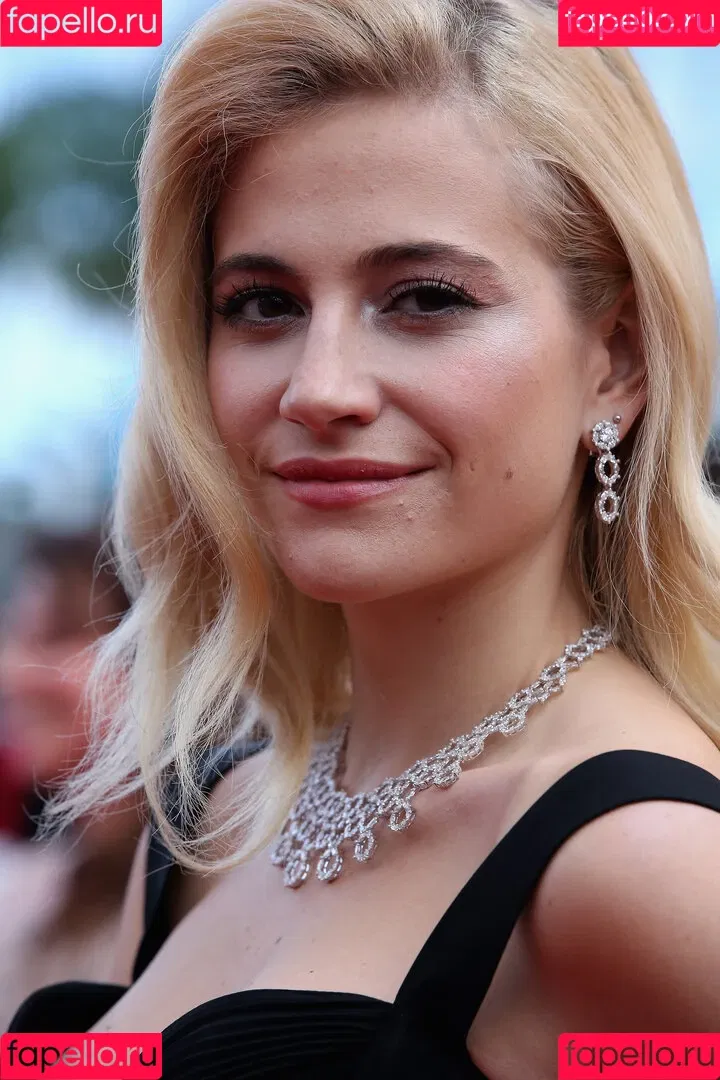 Pixie Lott Onlyfans Photo Gallery 
