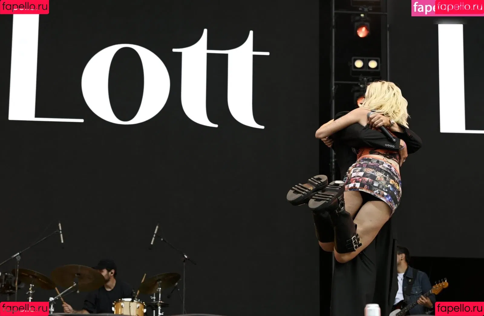 Pixie Lott Onlyfans Photo Gallery 