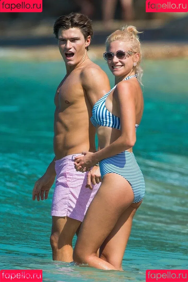 Pixie Lott Onlyfans Photo Gallery 