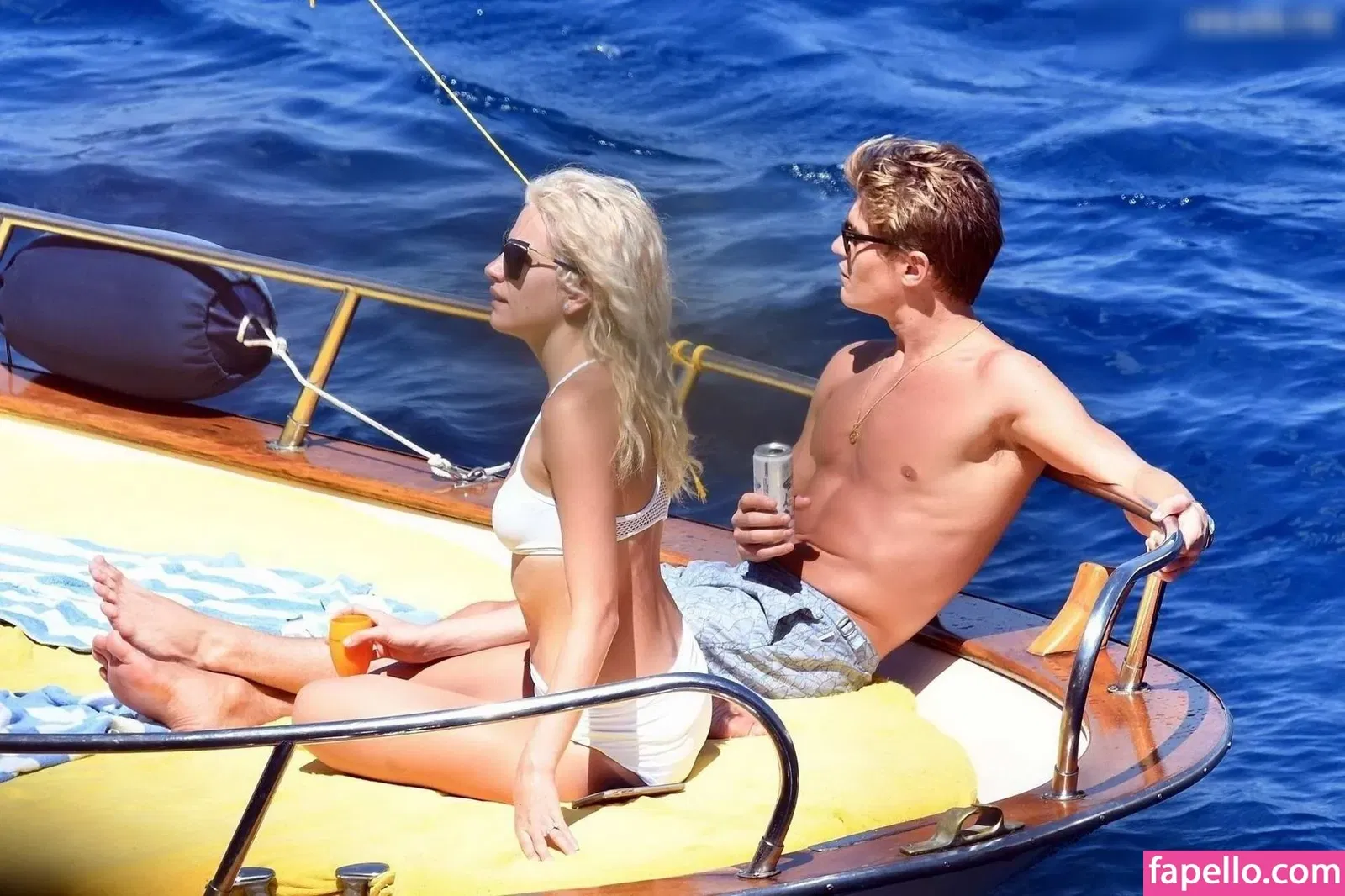 Pixie Lott Onlyfans Photo Gallery 