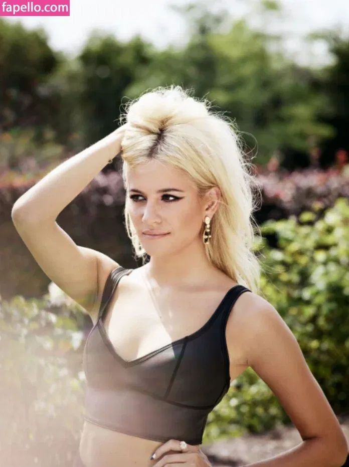 Pixie Lott Onlyfans Photo Gallery 