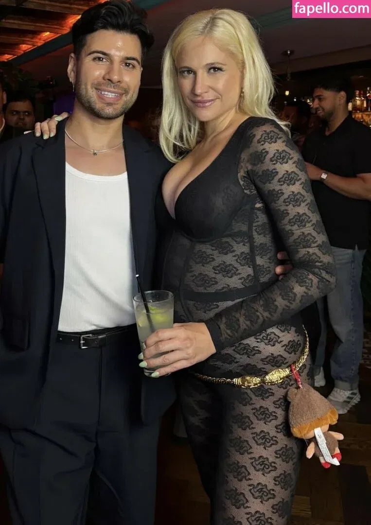 Pixie Lott Onlyfans Photo Gallery 