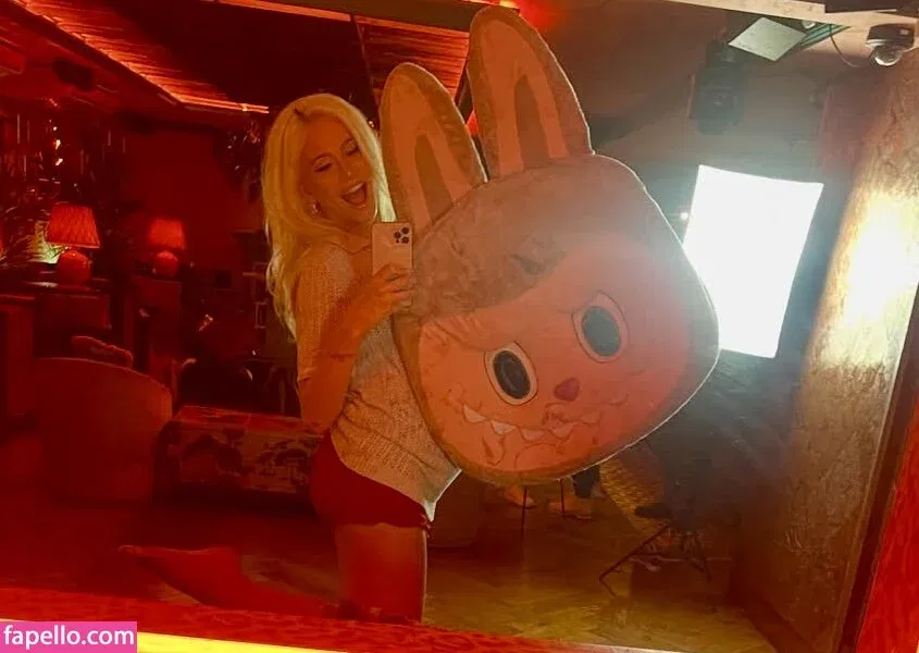 Pixie Lott Onlyfans Photo Gallery 