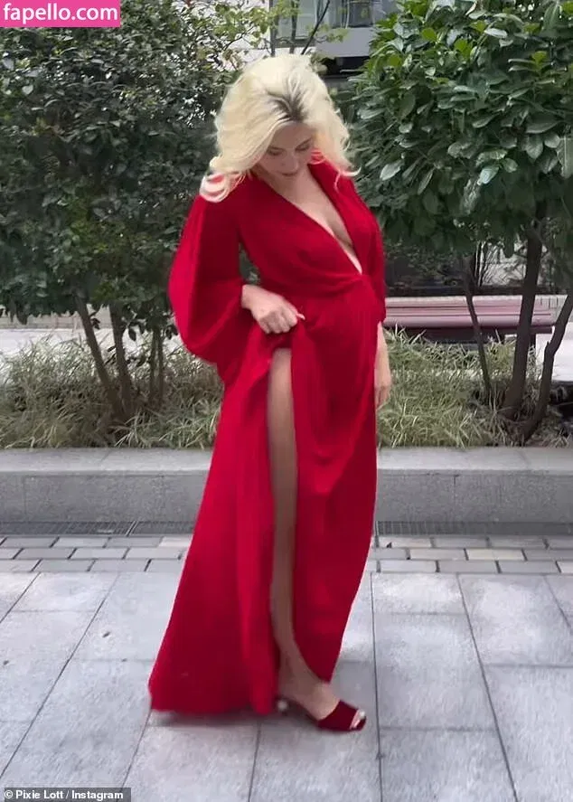 Pixie Lott Onlyfans Photo Gallery 