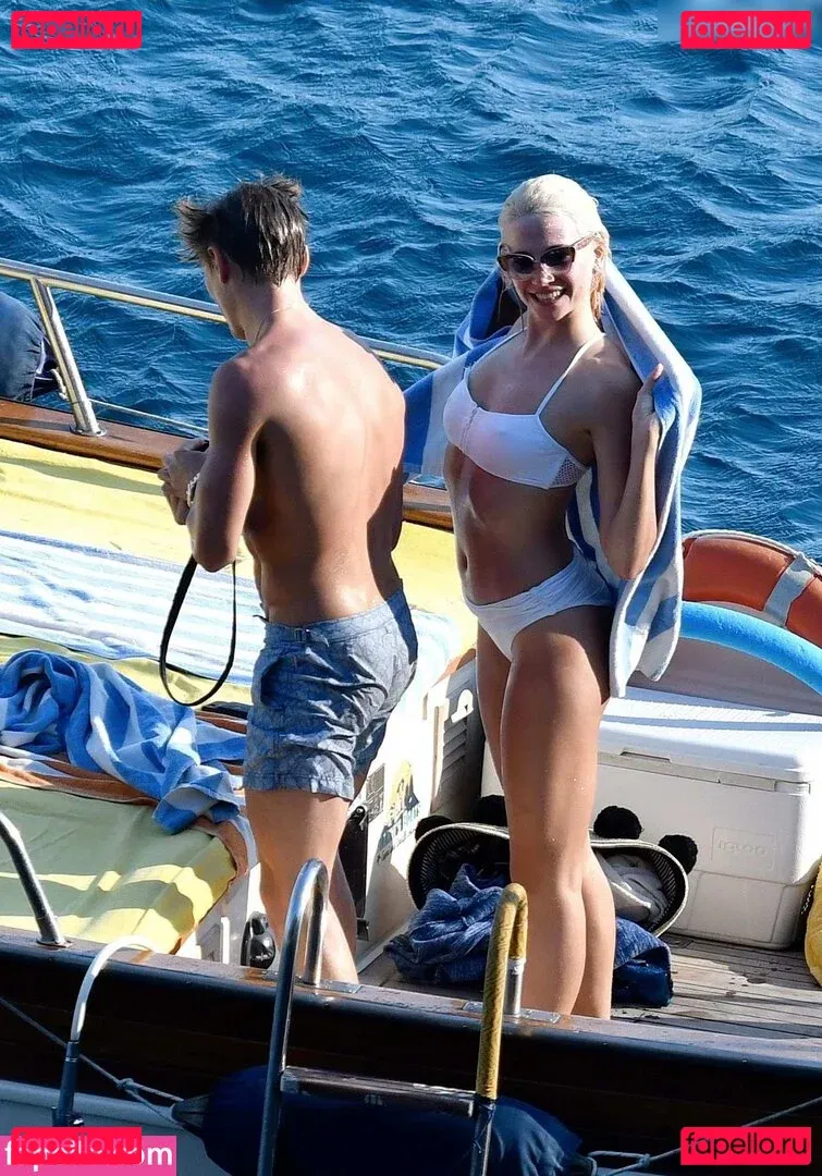 Pixie Lott Onlyfans Photo Gallery 