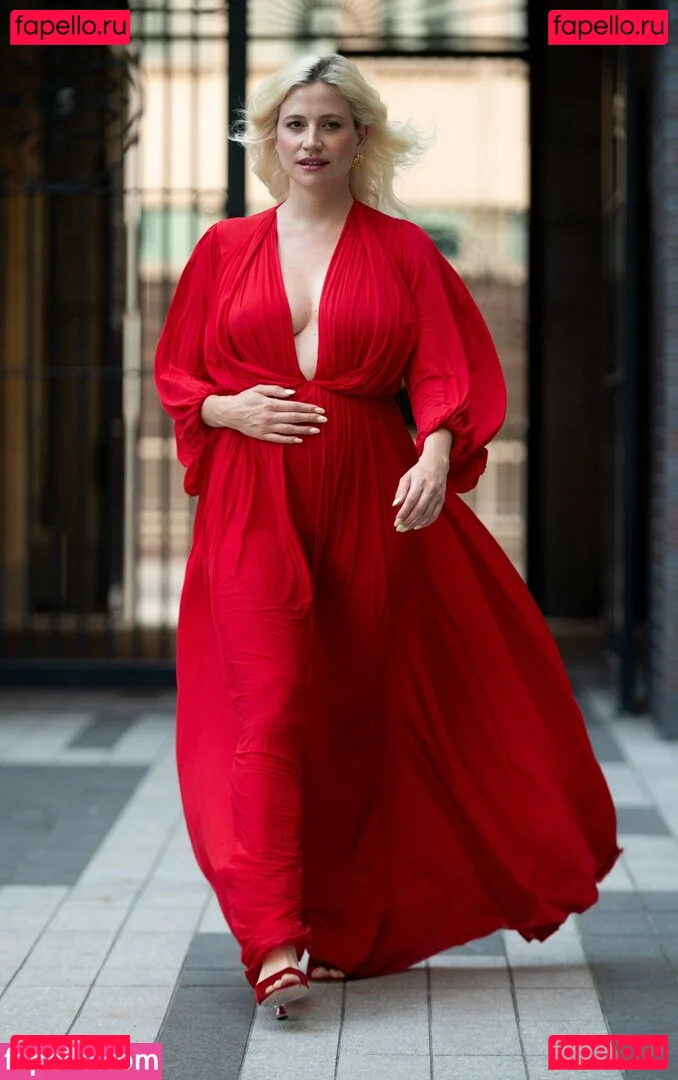 Pixie Lott Onlyfans Photo Gallery 