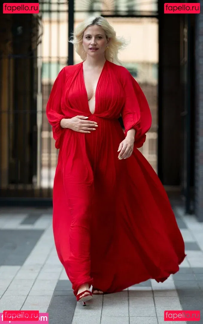 Pixie Lott Onlyfans Photo Gallery 