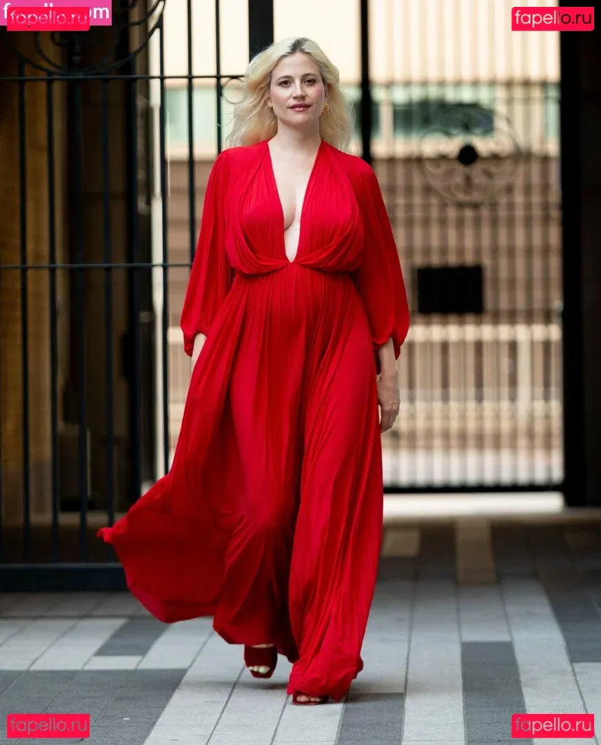 Pixie Lott Onlyfans Photo Gallery 