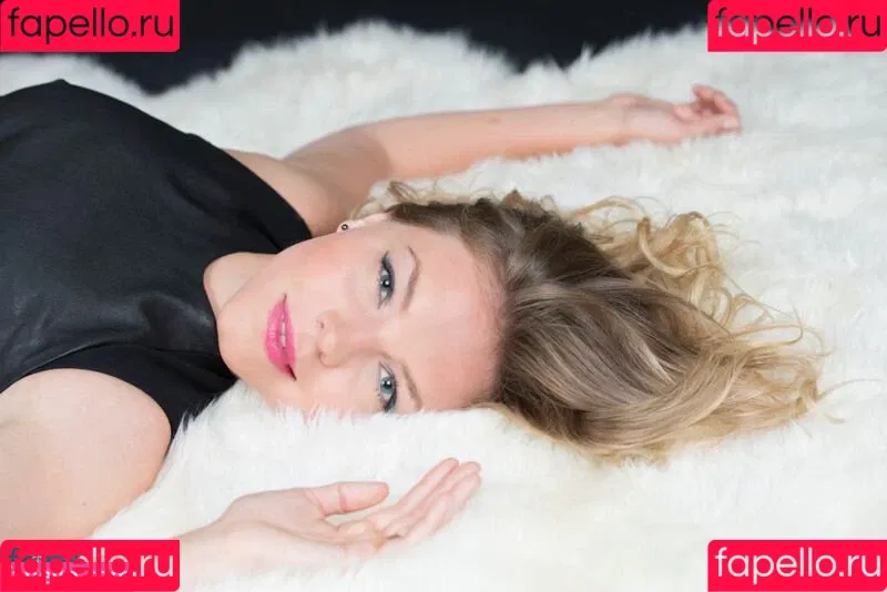 Eloise Mumford Onlyfans Photo Gallery 