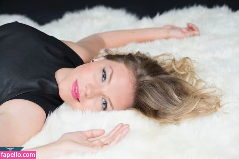 Eloise Mumford Onlyfans Photo Gallery 