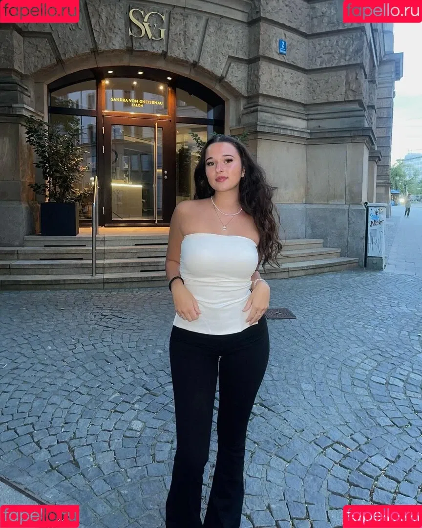 Lotti Aisha Greinwald Onlyfans Photo Gallery 
