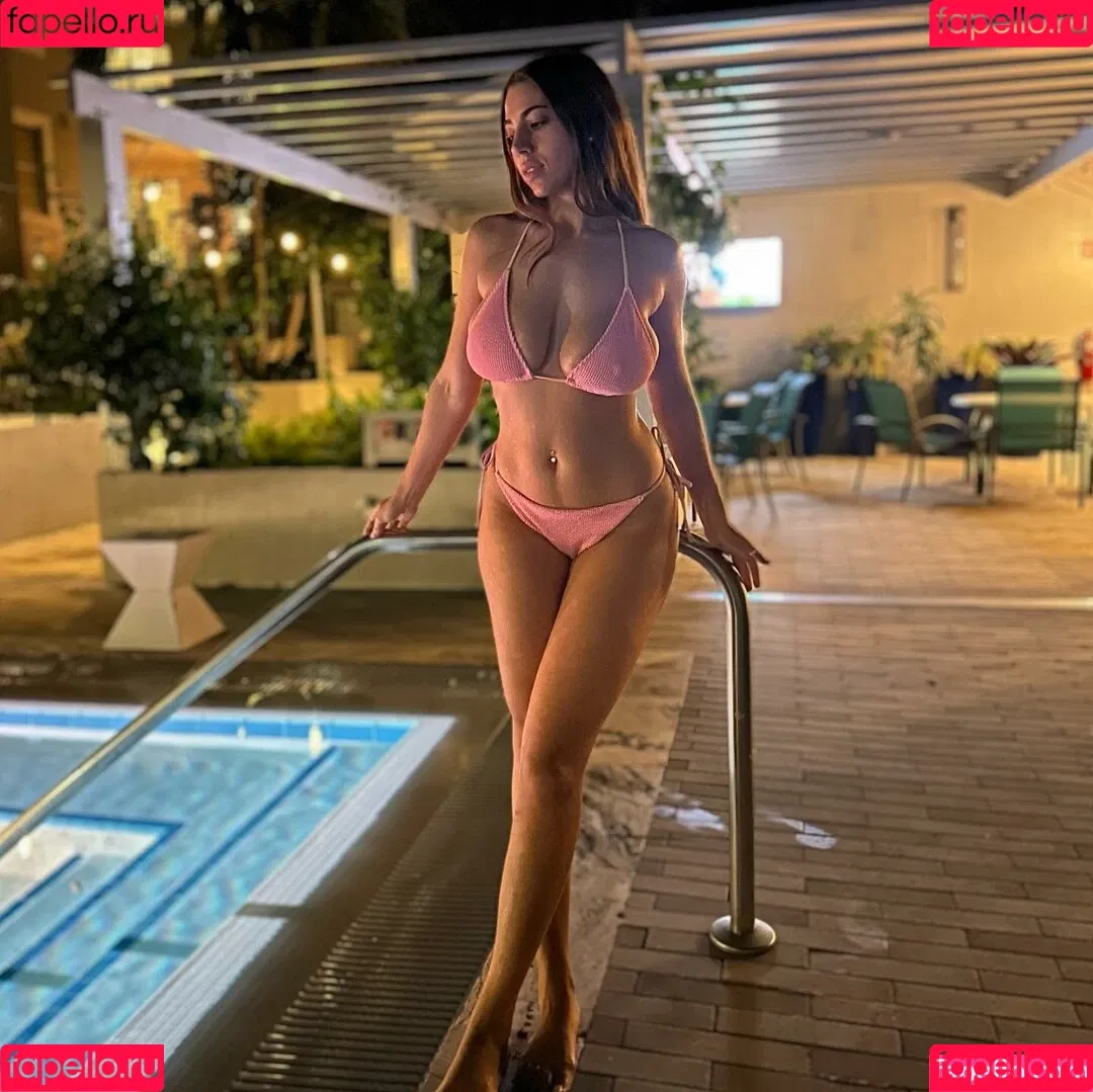 Lyss Savage Onlyfans Photo Gallery 