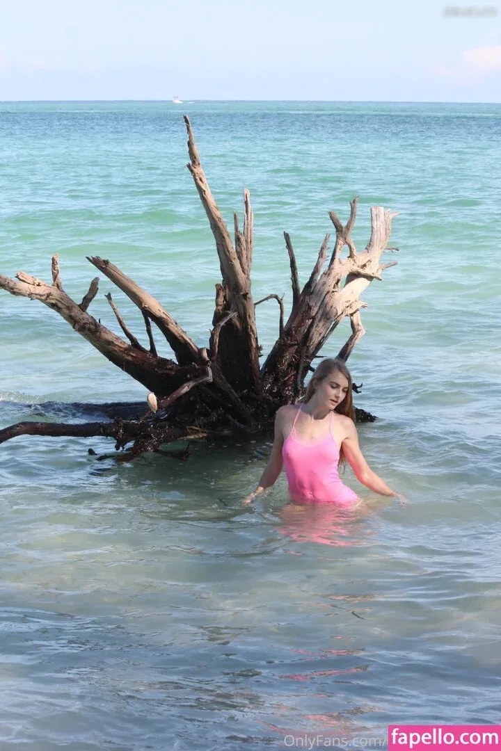 Hannah Hawthorne Onlyfans Photo Gallery 