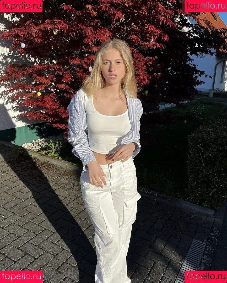 Zoe Kaeppele Onlyfans Photo Gallery 