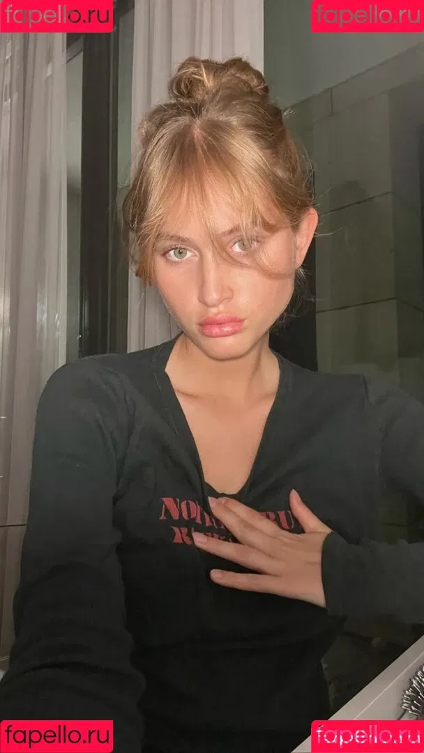 Zoe Kaeppele Onlyfans Photo Gallery 