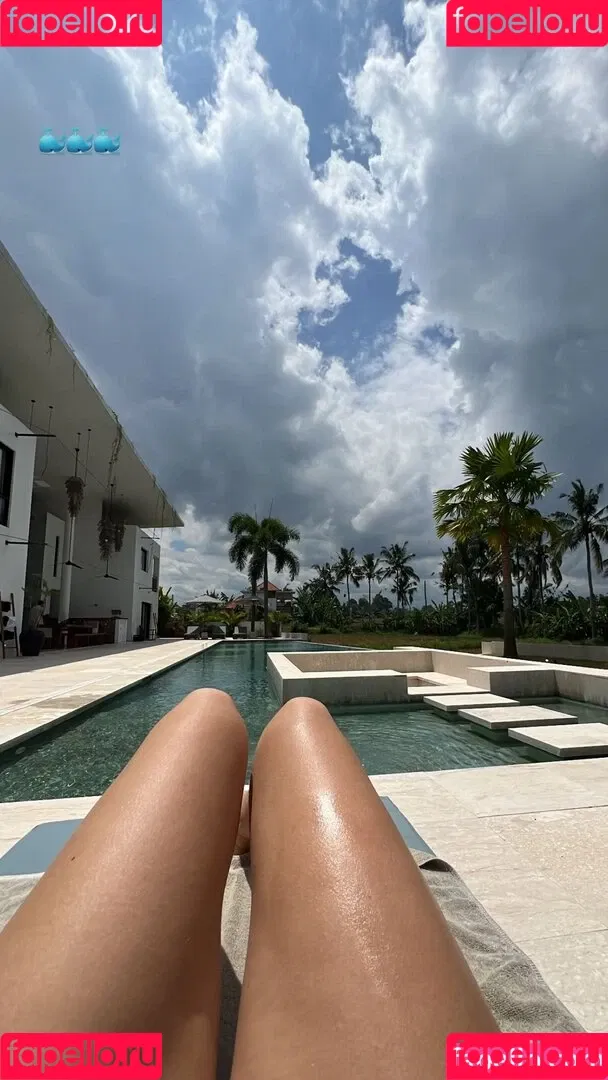 Zoe Kaeppele Onlyfans Photo Gallery 