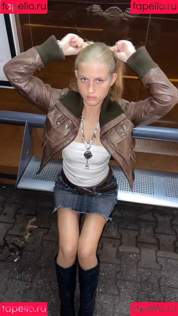Zoe Kaeppele Onlyfans Photo Gallery 