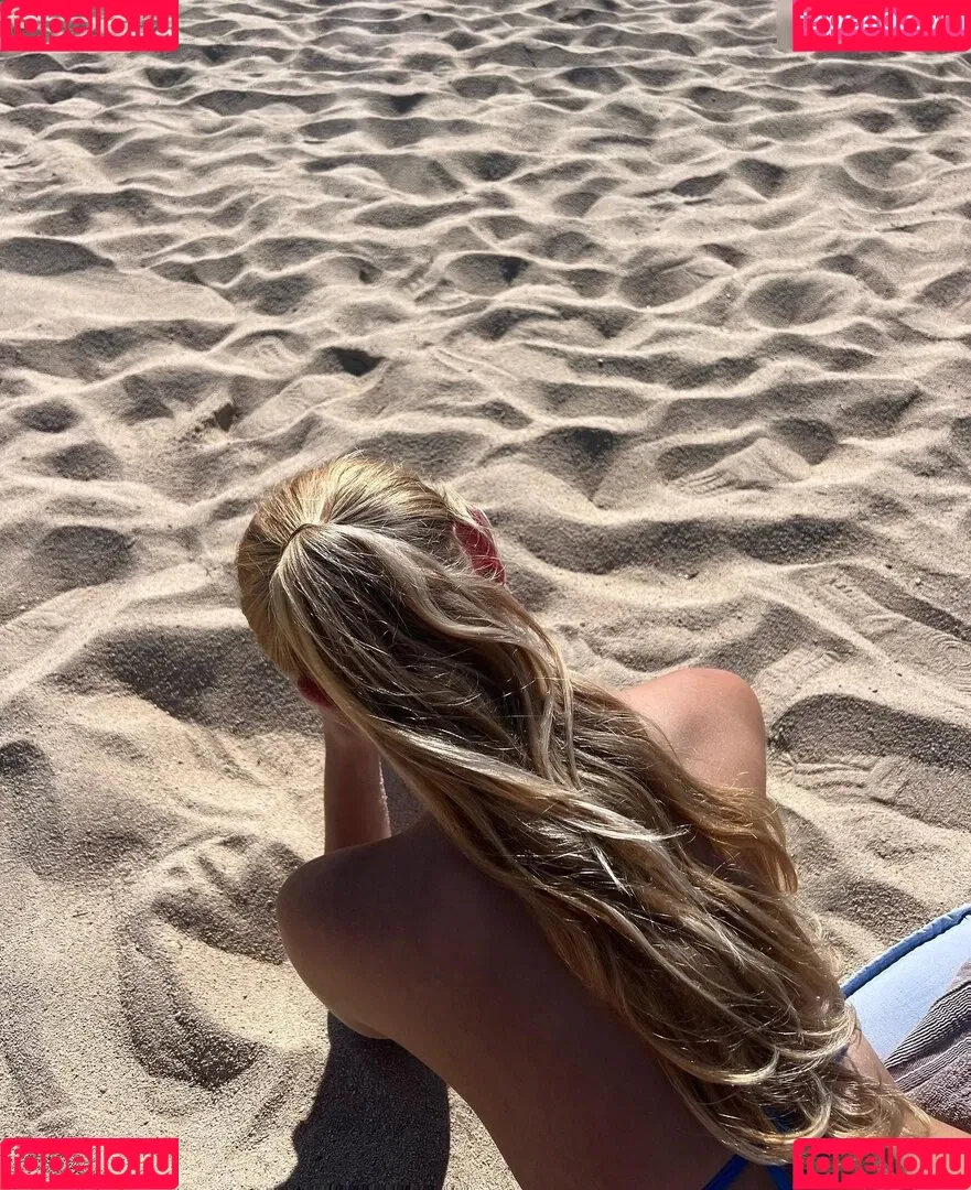 Zoe Kaeppele Onlyfans Photo Gallery 