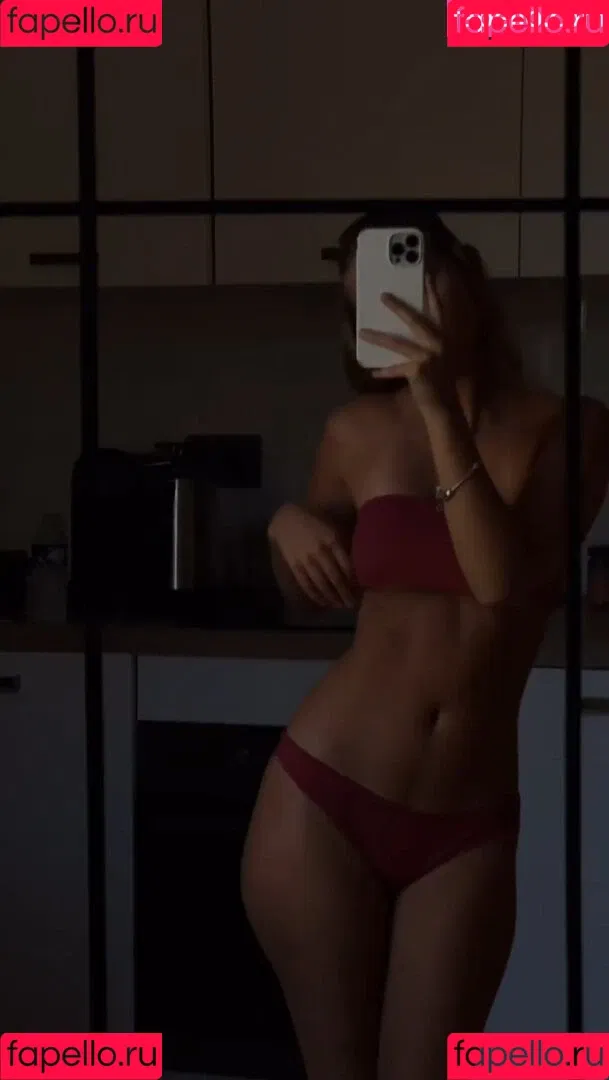 Zoe Kaeppele Onlyfans Photo Gallery 