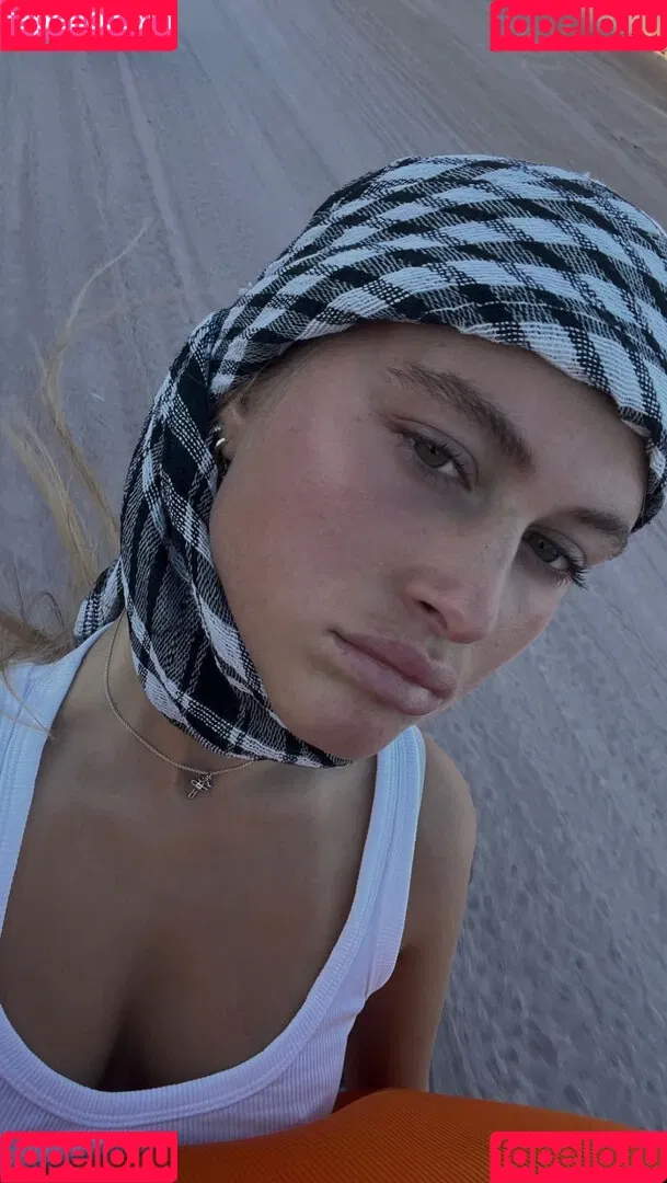 Zoe Kaeppele Onlyfans Photo Gallery 