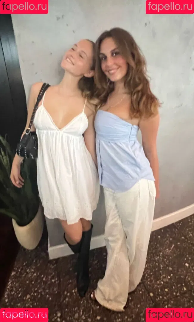 Zoe Kaeppele Onlyfans Photo Gallery 