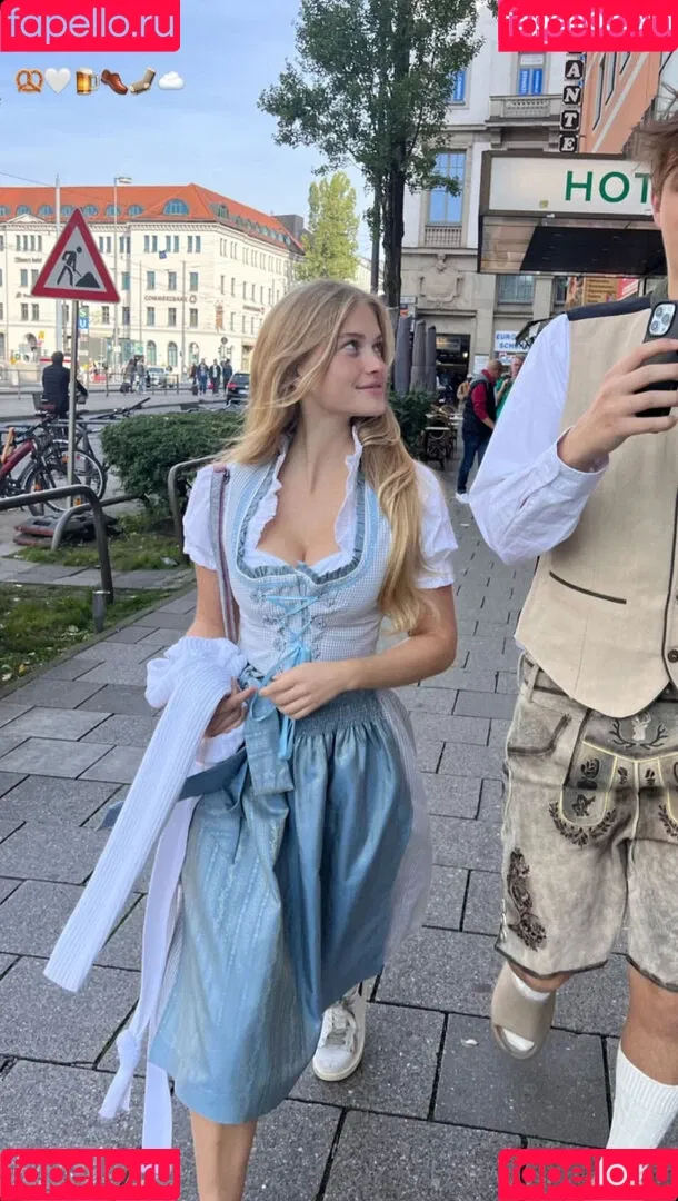 Zoe Kaeppele Onlyfans Photo Gallery 