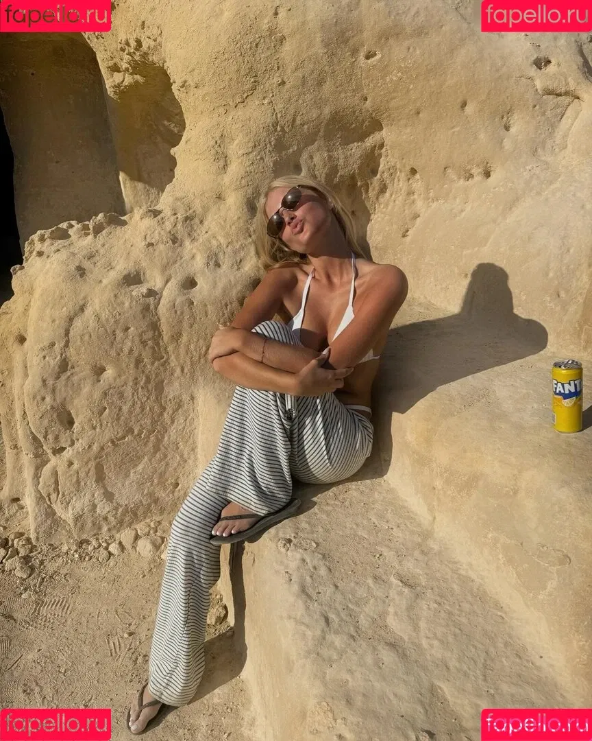 Zoe Kaeppele Onlyfans Photo Gallery 
