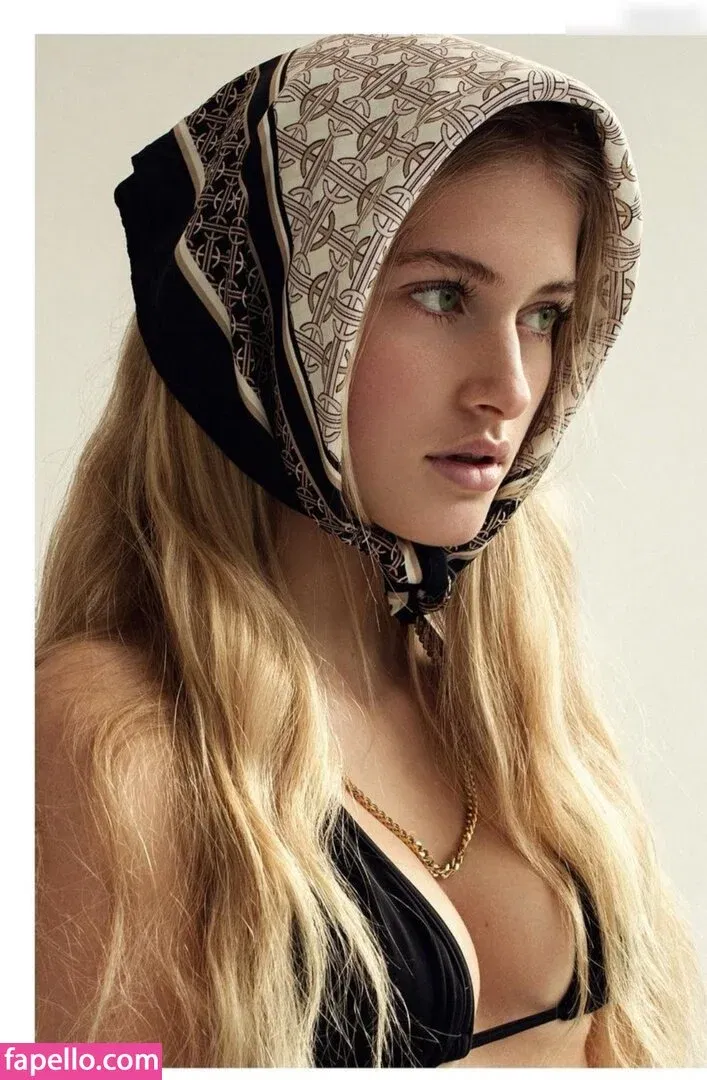 Zoe Kaeppele Onlyfans Photo Gallery 