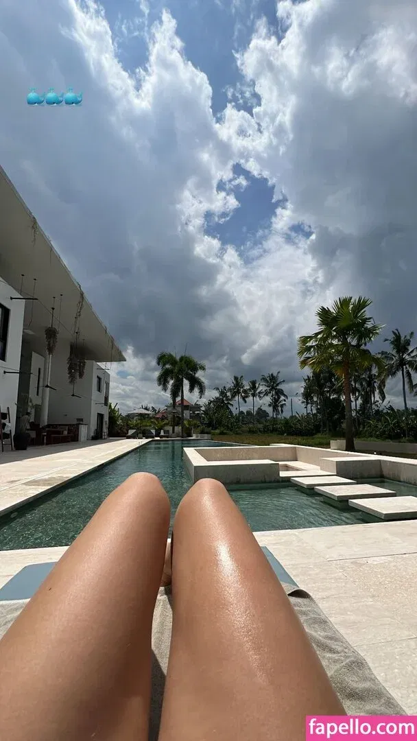 Zoe Kaeppele Onlyfans Photo Gallery 