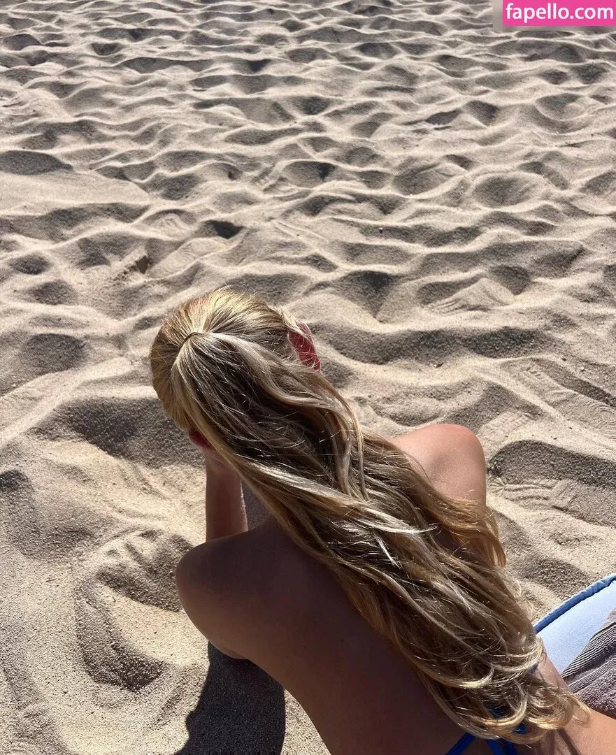 Zoe Kaeppele Onlyfans Photo Gallery 