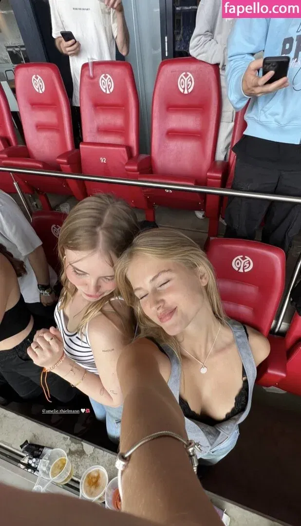 Zoe Kaeppele Onlyfans Photo Gallery 